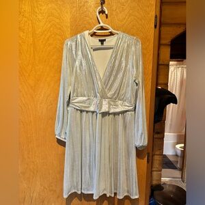 Torrid Size 00 (L/XL) Silver Mini Dress with Sleeves
